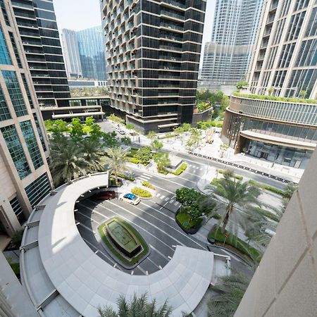 3Br Oasis In Downtown With Burj Khalifa And Pool View Apartment Dubai Bagian luar foto