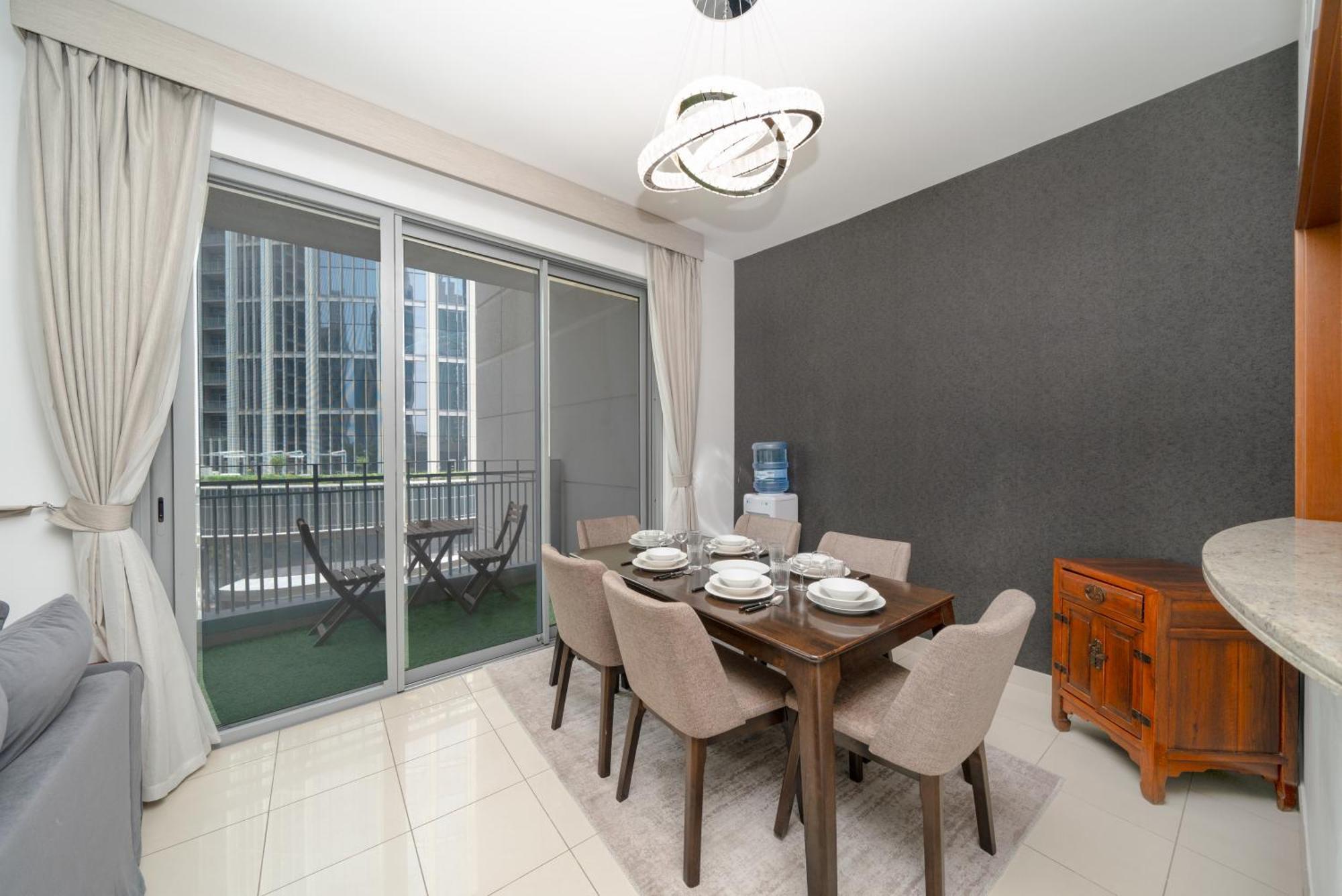 3Br Oasis In Downtown With Burj Khalifa And Pool View Apartment Dubai Bagian luar foto